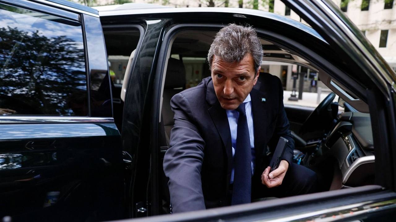 Deuda con el FMI: el equipo económico discute las metas y condiciones