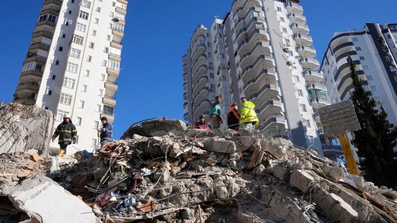 Terremoto en Turquía: el número de víctimas fatales se elevó a más de 33 mil