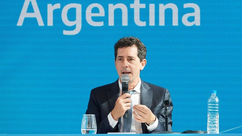 En la previa de la mesa del FdT, "Wado" de Pedro pidió "pensar en la felicidad de los argentinos"