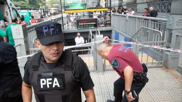 Tiroteo en el subte: murió la policía baleada
