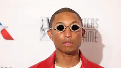 Louis Vuitton elige a Pharrell Williams para la dirección de diseños masculinos Louis Vuitton elige a Pharrell Williams para la dirección de diseños masculinos