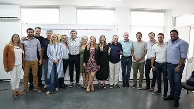 Máximo Kirchner se reunió con referentes del PJ en el interior bonaerense Máximo Kirchner se reunió con referentes del PJ en el interior bonaerense