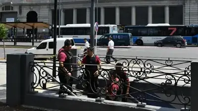 Tiroteo en Retiro: qué pasó los minutos previos a que la policía sea baleada Tiroteo en Retiro: qué pasó los minutos previos a que la policía sea baleada