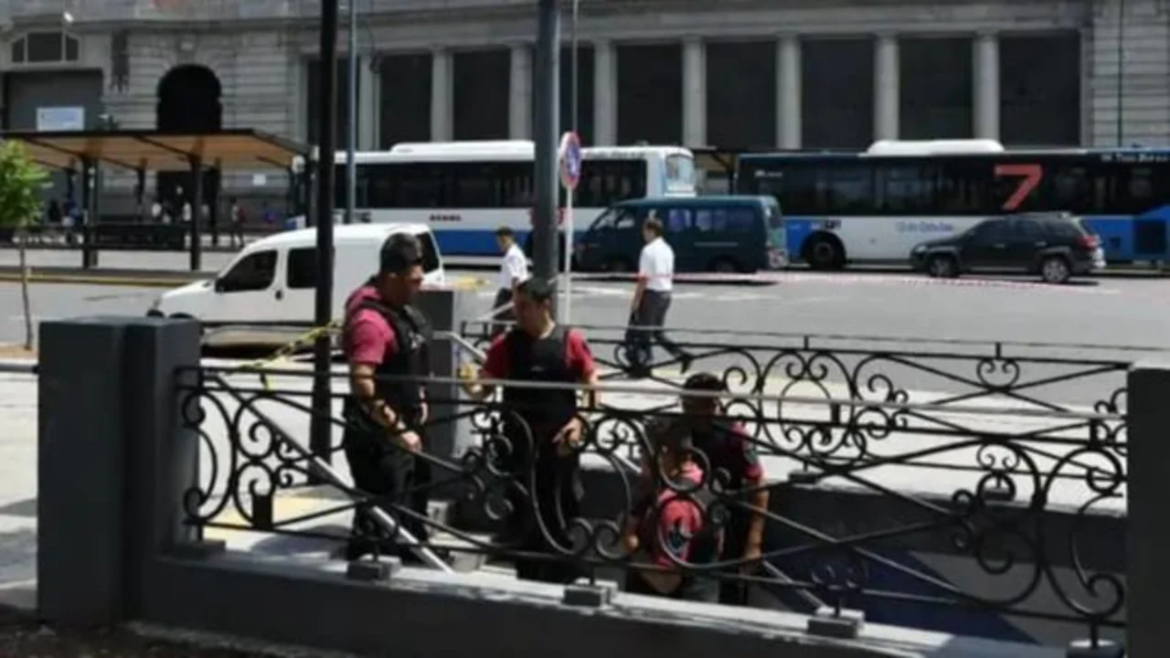 Tiroteo en Retiro: qué pasó los minutos previos a que la policía sea baleada 