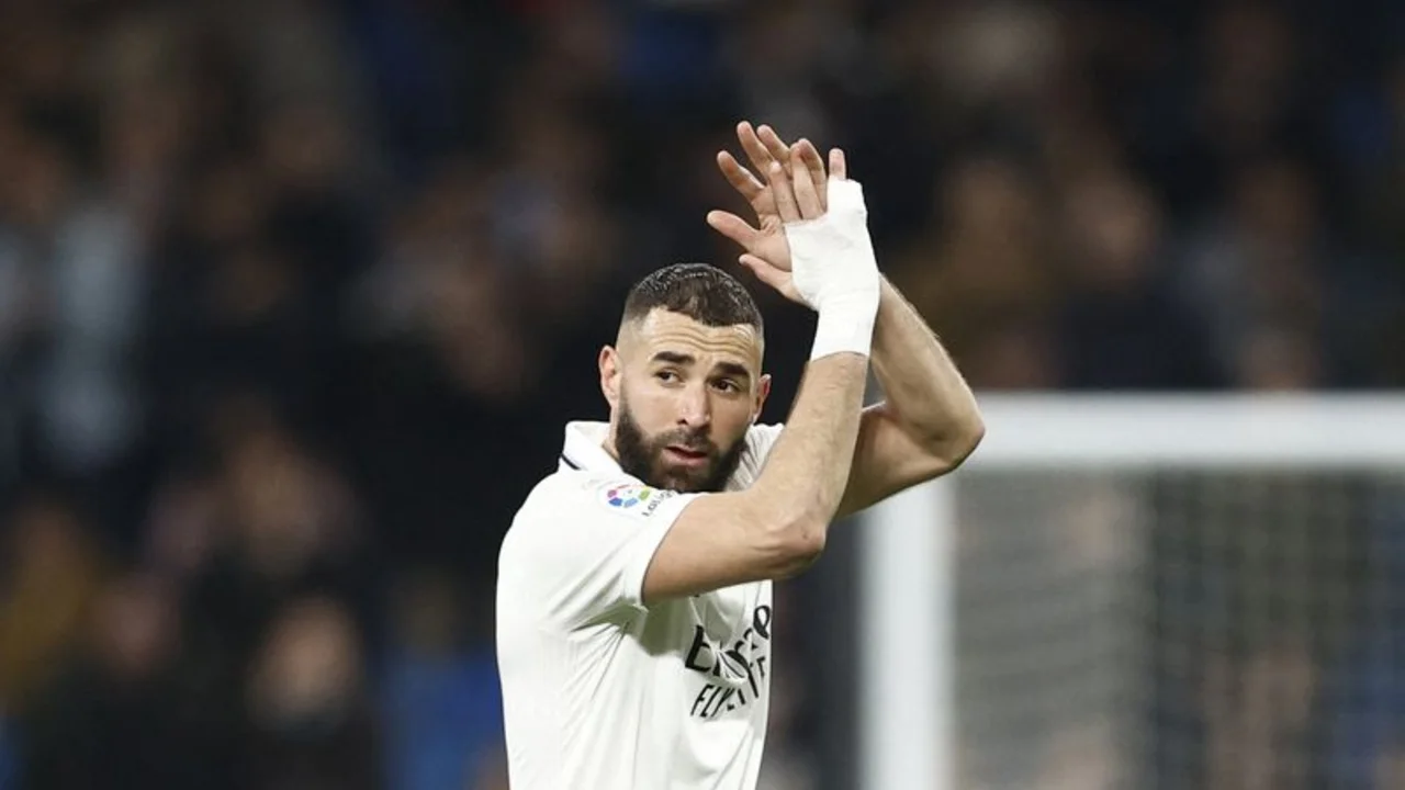 El Madrid recorta distancias con el Barça en LaLiga y Benzema supera a Raúl