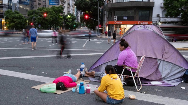 Levantaron el acampe en la avenida 9 de julio
