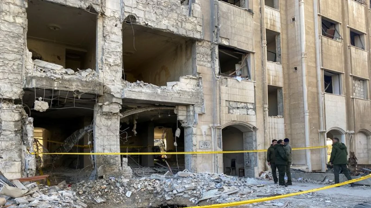 Un bombardeo israelí dejó 15 muertos en la capital de Siria, según activistas