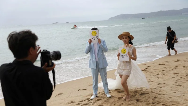 Provincias chinas conceden 30 días pagados de "permiso por matrimonio" para impulsar la natalidad
