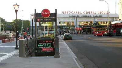 Hombre fue asesinado de una puñalada en el cuello en Chacarita Hombre fue asesinado de una puñalada en el cuello en Chacarita