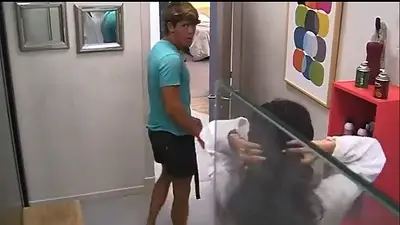 La táctica de Marcos para evitar que su hermana aparezca desnuda en Gran Hermano La táctica de Marcos para evitar que su hermana aparezca desnuda en Gran Hermano
