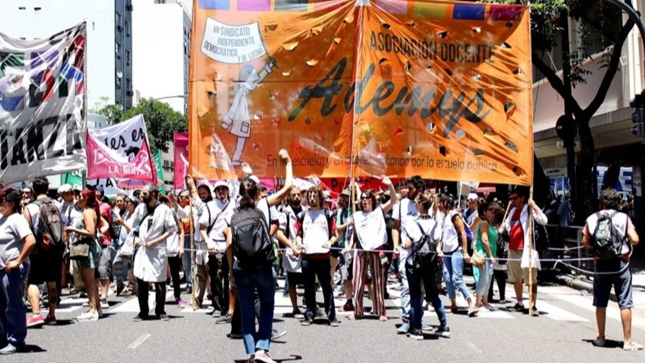 Ademys convocó a paro docente en CABA el lunes en rechazo a la paritaria