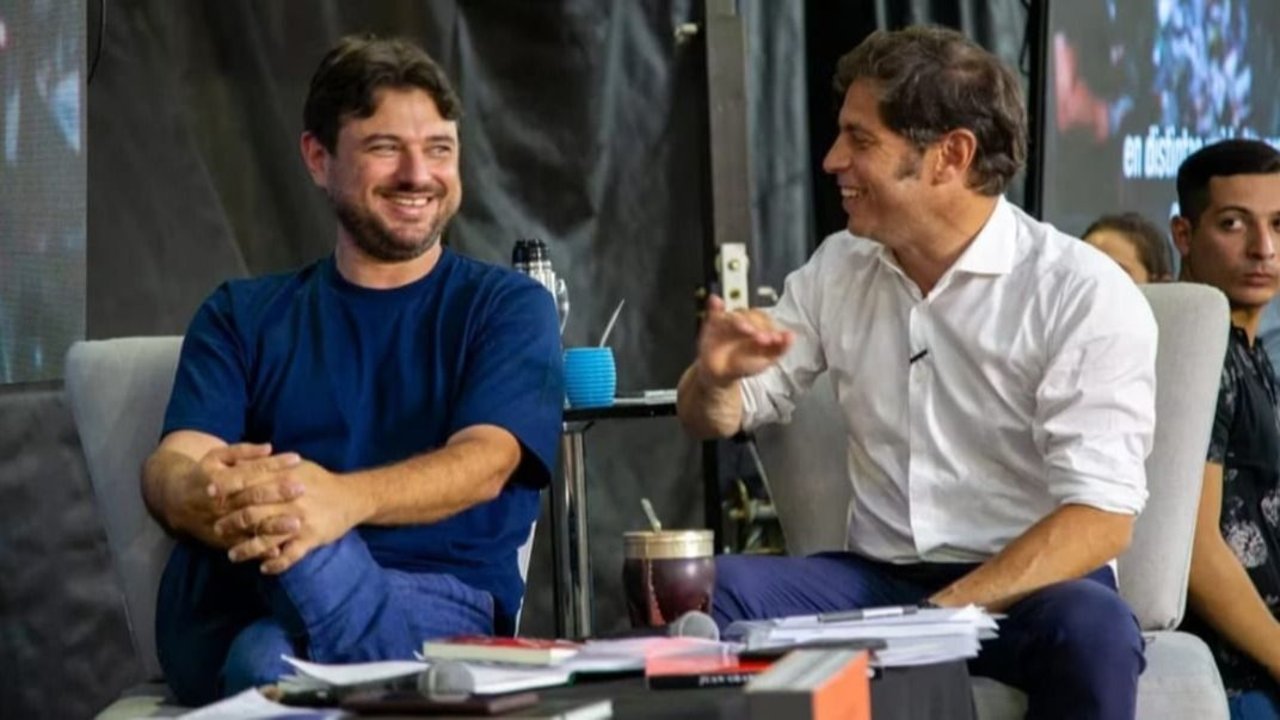 Kicillof se muestra con Grabois y Ofelia Fernández en una mateada