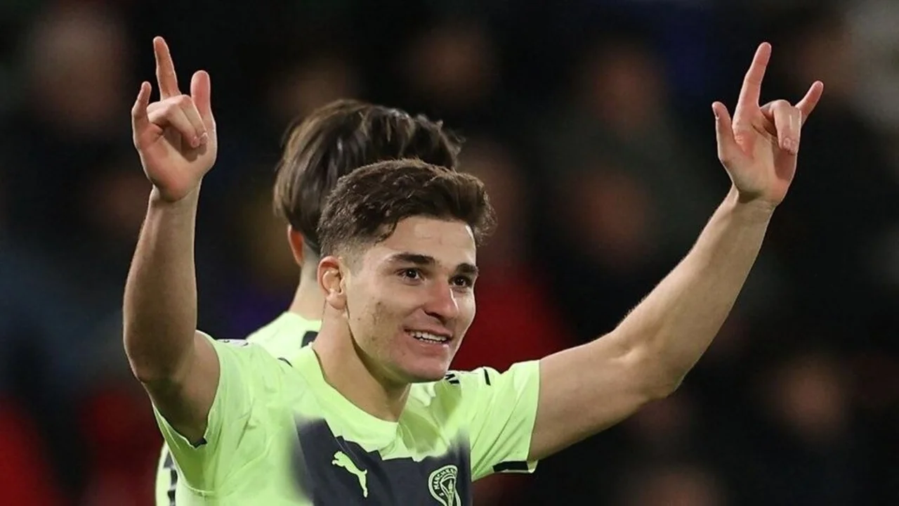 Julián Álvarez cerró con el Manchester City y tuvo un aumento en su salario