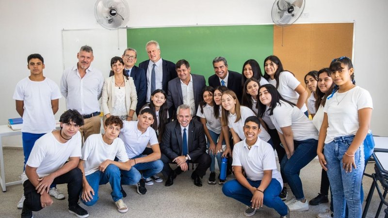 Alberto Fernández a los estudiantes: "Tomen la educación como una inversión de su futuro"