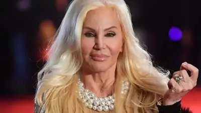 Cómo fue el beso entre Susana Giménez y una estrella mundial. Cómo fue el beso entre Susana Giménez y una estrella mundial.