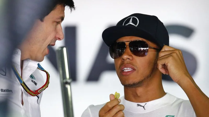 Jefe del equipo Mercedes reconoce que cambio de Hamilton lo tomó por sorpresa