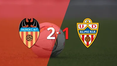 Valencia consiguió una victoria en casa por 2 a 1 ante Almería Valencia consiguió una victoria en casa por 2 a 1 ante Almería