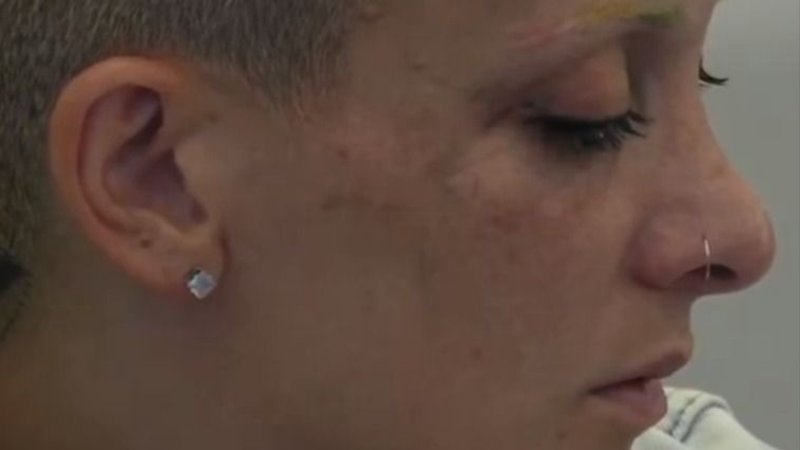 Furia de Gran Hermano quedó encerrada en el sum de la casa. Furia llorando.