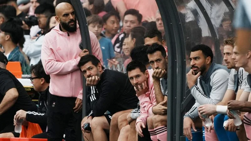 Messi no juega en amistoso en Hong Kong y causa decepción