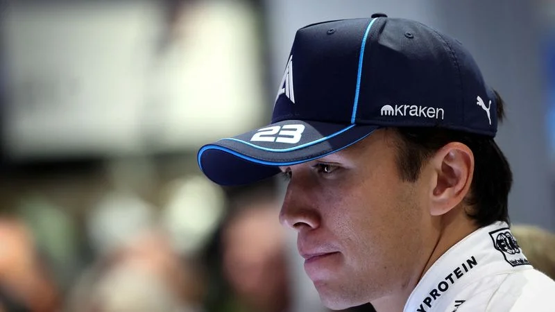Albon tiene contrato con escudería Williams de la Fórmula Uno hasta 2025, dice Vowles