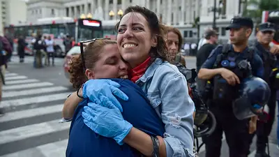 Las calles festejaron la derrota del Gobierno en el Congreso Las calles festejaron la derrota del Gobierno en el Congreso