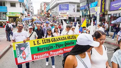 Las marchas en apoyo a Petro en su cruzada a la Corte terminaron con la evacuación del Palacio de Justicia Las marchas en apoyo a Petro en su cruzada a la Corte terminaron con la evacuación del Palacio de Justicia