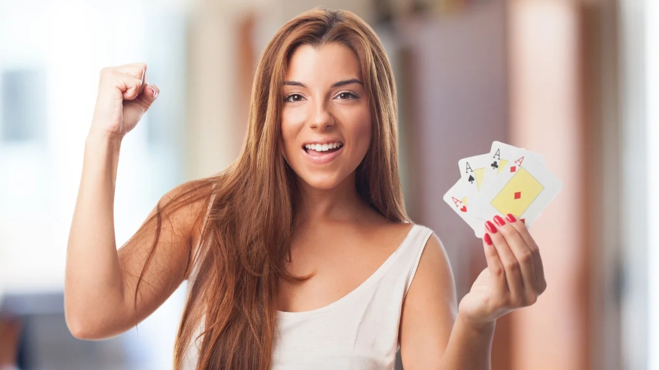 Póker online y probabilidad: el papel de la suerte en las plataformas