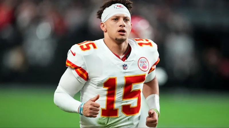 Quién es Pat Mahomes, la figura del fútbol americano: su historia y récords