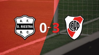 River Plate venció con contundencia a Dep. Riestra
