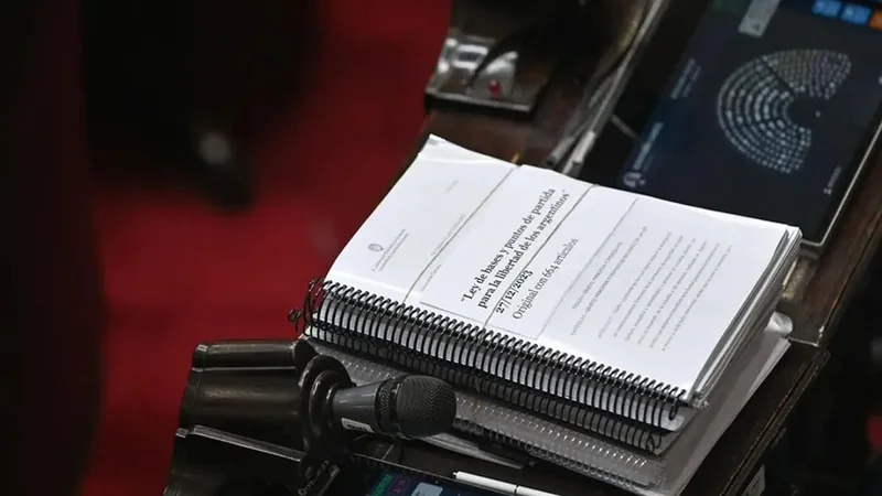 El pdf de la nueva Ley Ómnibus de Milei: las empresas que habilita a ser privatizadas