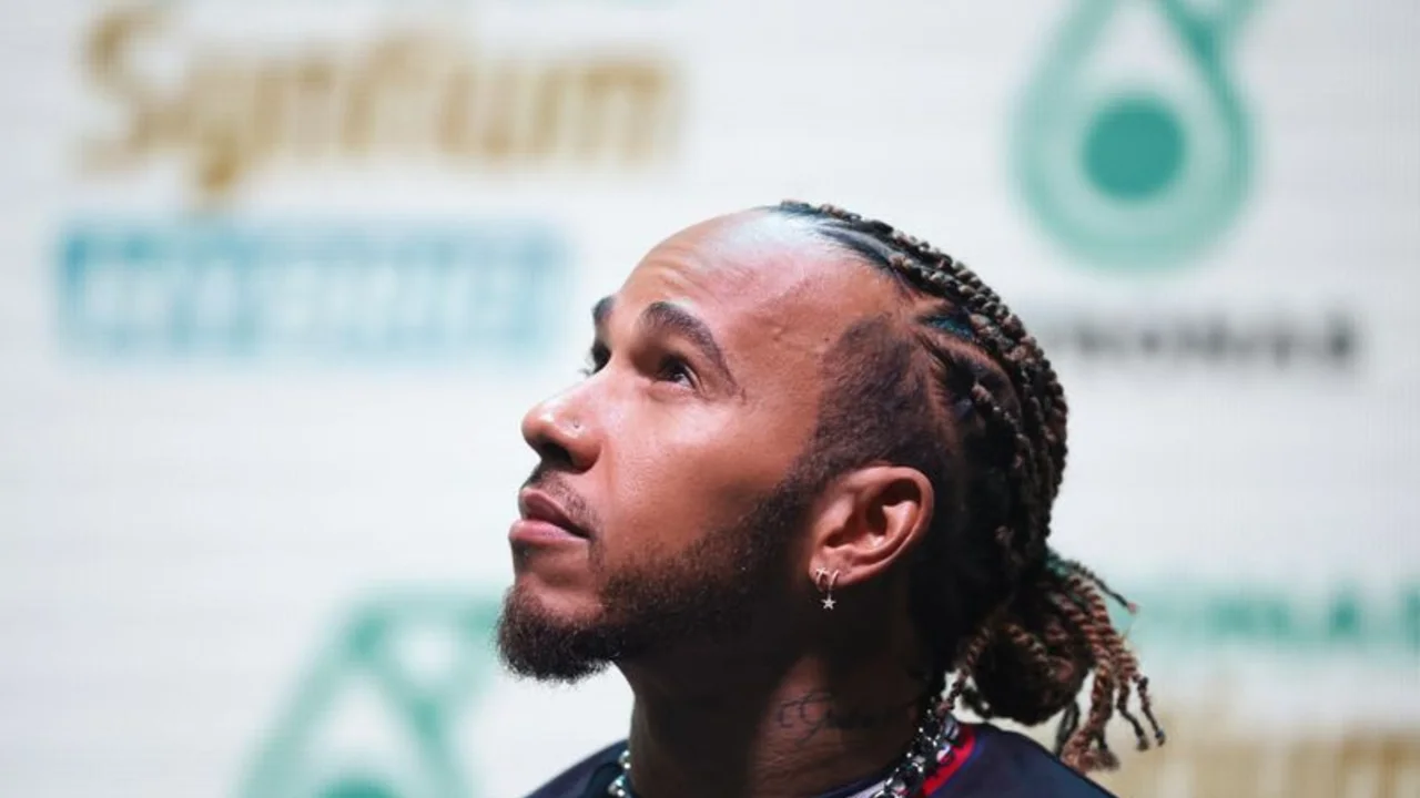Mercedes quiere "escalar una montaña" en temporada 2024 con un Hamilton "megamotivado"