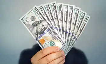 Salen dólares por turismo y el primer trimestre dejó déficit de USD 5191 millones | Plan económico