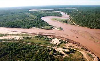 Vialidad Provincial avanza con obras hídricas clave en el río Pilcomayo | Vialidad