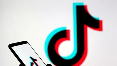 El regulador italiano obliga a TikTok a retirar los vídeos del reto de la "cicatriz francesa" El regulador italiano obliga a TikTok a retirar los vídeos del reto de la "cicatriz francesa"