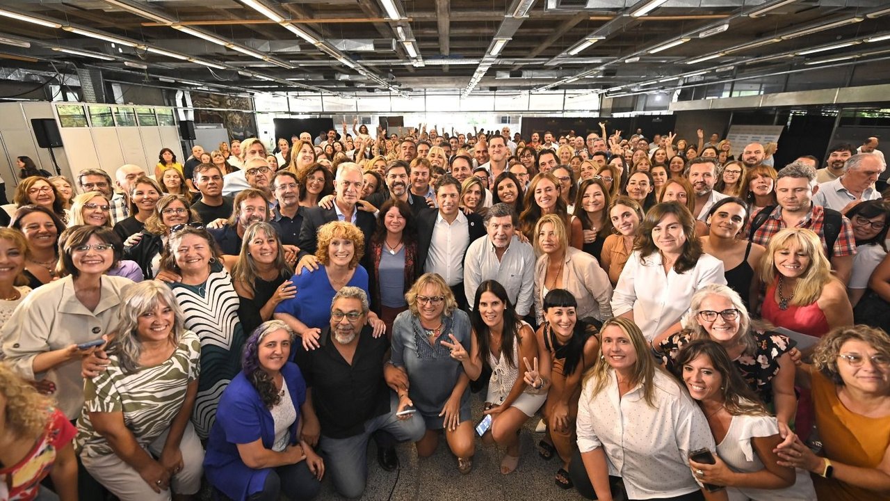 Kicillof apuntó contra Milei y llamó a "defender la educación pública”