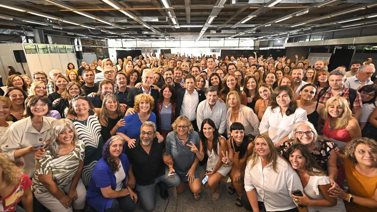 Kicillof apuntó contra Milei y llamó a "defender la educación pública”