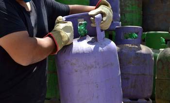 El Gobierno reintegrará solo una parte de la garrafa de gas | Energía