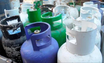 En medio de la crisis de abastecimiento, el Gobierno subió el precio de la garrafa | Gas
