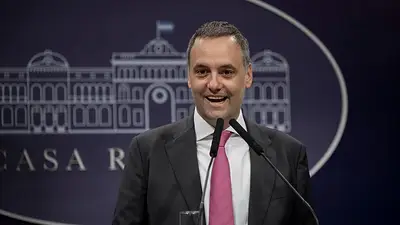 Milei ascendió a Manuel Adorni: cuánto cobrará Milei ascendió a Manuel Adorni: cuánto cobrará