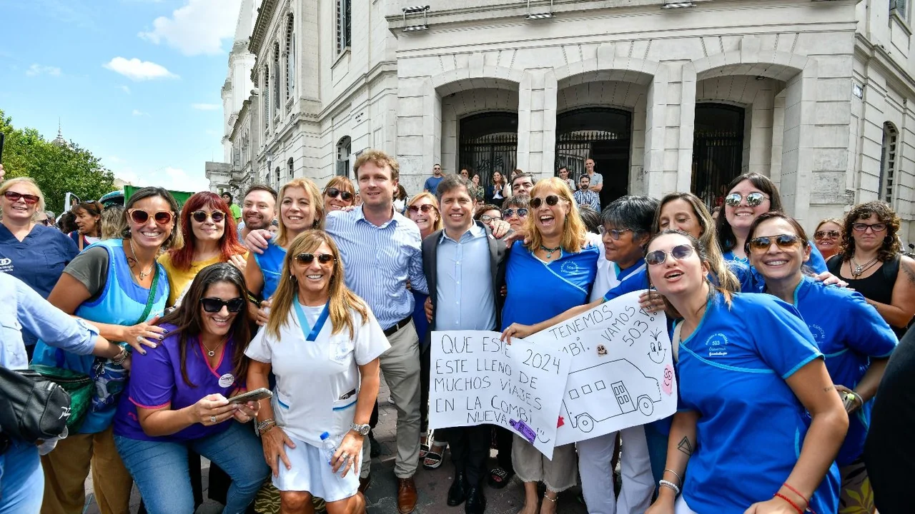 Kicillof entregó viviendas y volvió a apuntar contra Milei: "Quiere fundir a las provincias"