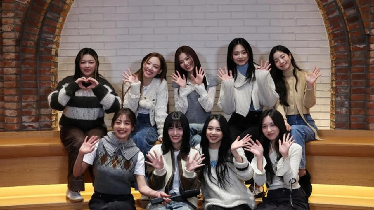 El grupo de chicas del K-pop TWICE apunta a lo más alto del Billboard