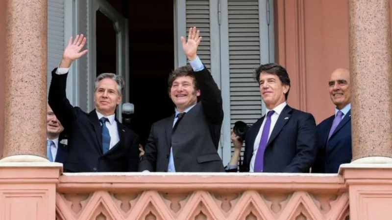 Dolarización: Estados Unidos se desentendió y Mondino le bajó el precio