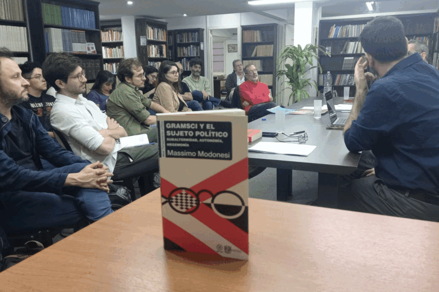 Se empezó a gestar en los 90 y defiende las ideas del intelectual más odiado por Milei: la historia de la Organización Gramsci