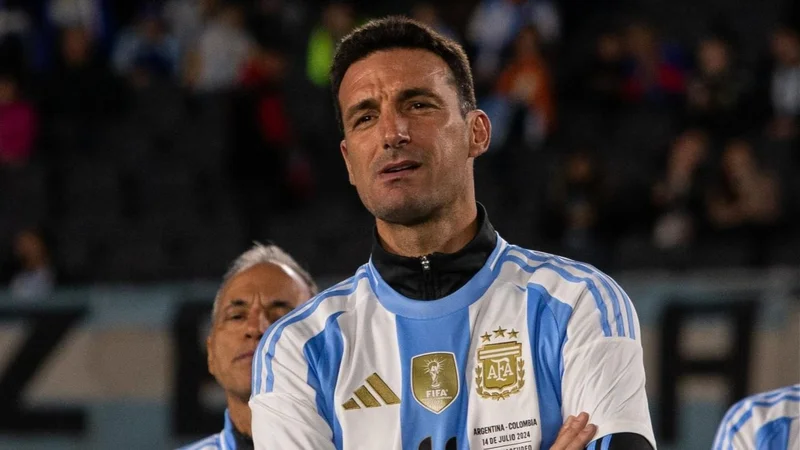 Lionel Scaloni llorando tras ganar el Mundial de Qatar 2022.