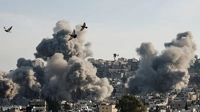 Cuatro palestinos resultan heridos en un ataque israelí contra un automóvil en Gaza Cuatro palestinos resultan heridos en un ataque israelí contra un automóvil en Gaza