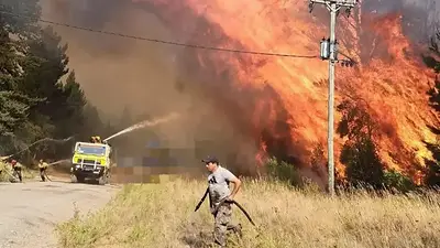 Los gobernadores de Chubut y Río Negro denunciaron que los incendios son intencionales: "Todos presos" Los gobernadores de Chubut y Río Negro denunciaron que los incendios son intencionales: "Todos presos"