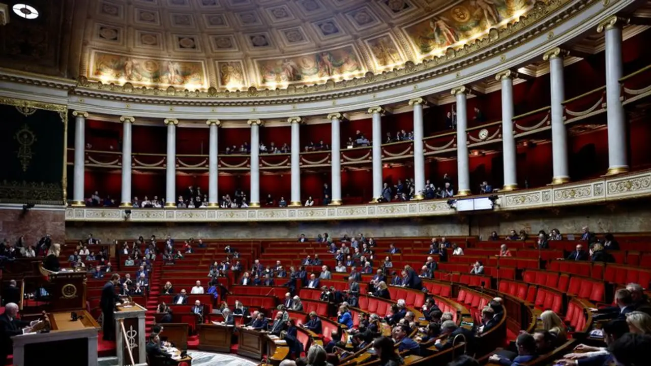 La extrema derecha francesa no apoyará la moción de censura contra el Gobierno
