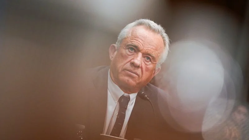 Kennedy se acerca a ocupar el principal cargo de salud de EEUU tras aprobación de comisión del Senado