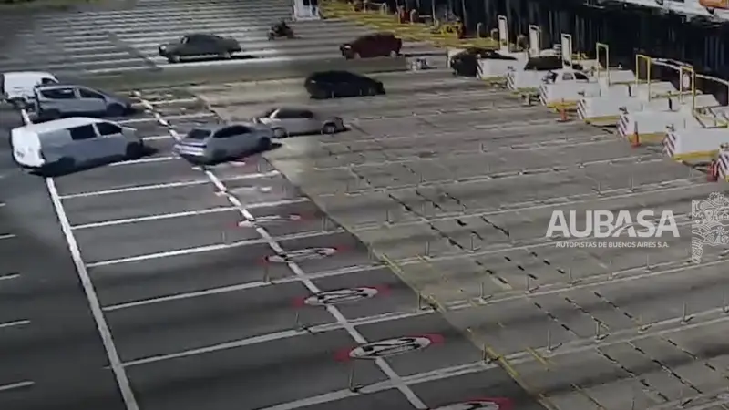 Pudo ser una tragedia: dos conductores se pelearon, casi chocan y ahora les quitarán las licencias