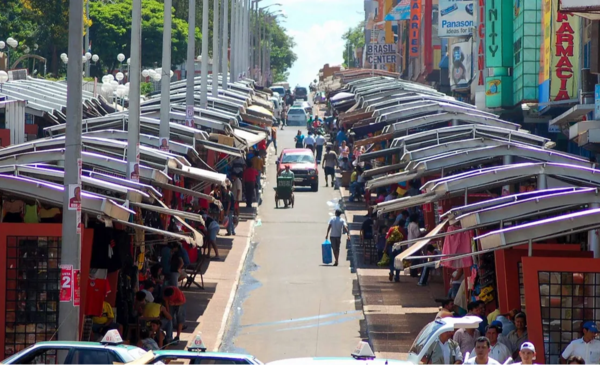 ¿Dónde compran los argentinos en el exterior? Ciudades como Ciudad del Este se destacan